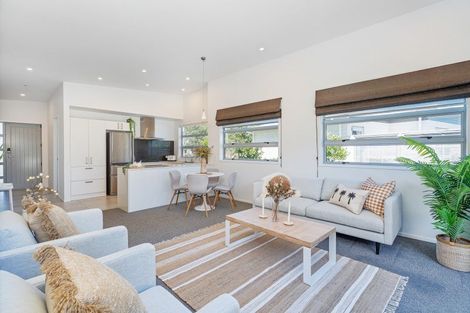 Photo of property in 12 Vanita Drive, Whitianga, 3510