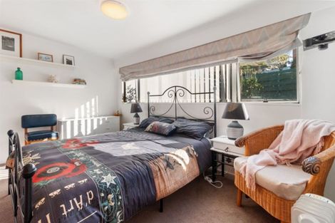 Photo of property in 84 Omokoroa Road, Omokoroa, 3114