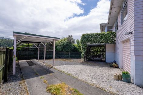 Photo of property in 77 Milton Terrace, Picton, 7220
