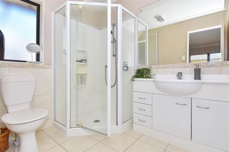 Photo of property in 172 Wattle Farm Road, Wattle Downs, Auckland, 2103