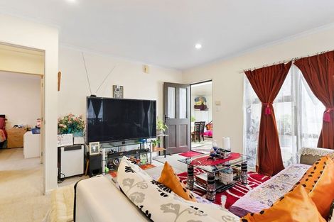 Photo of property in 1 Riverpark Crescent, Henderson, Auckland, 0610