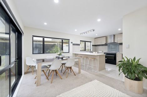 Photo of property in 5 Dhaka Lane, Ranui, Auckland, 0612