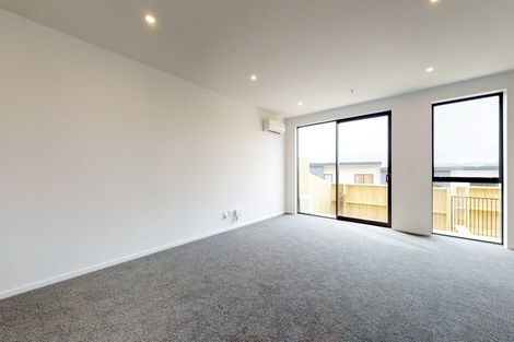 Photo of property in 12/62 Spenmoor Street, Newlands, Wellington, 6037