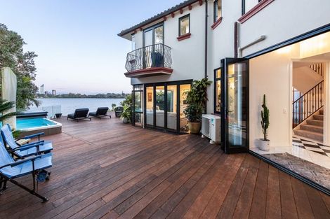 Photo of property in 3/76 Shakespeare Road, Milford, Auckland, 0620