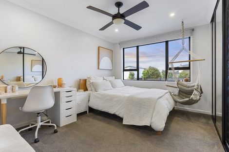 Photo of property in 172 Bleakhouse Road, Mellons Bay, Auckland, 2014