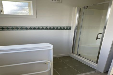 Photo of property in 2 Tiri Road, Manly, Whangaparaoa, 0930