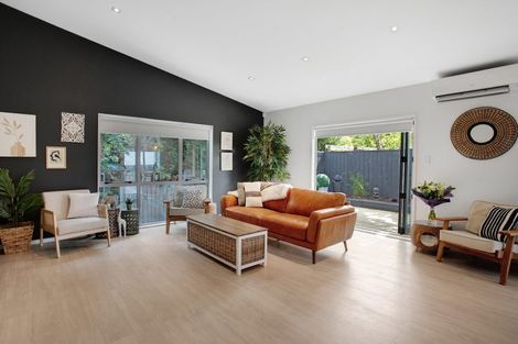 Photo of property in 5a Collingwood Road, Waiuku, 2123