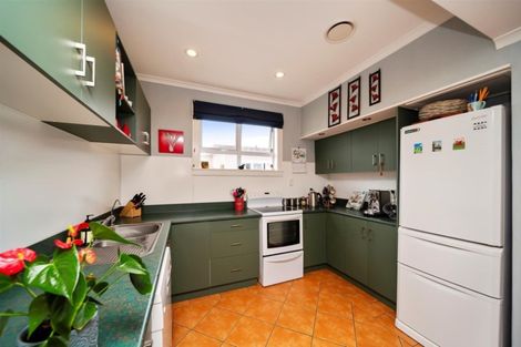 Photo of property in 12 Vogel Street, Hawera, 4610