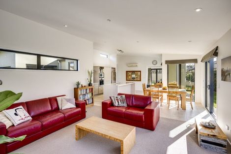 Photo of property in 11 Pania Place, Poraiti, Napier, 4112