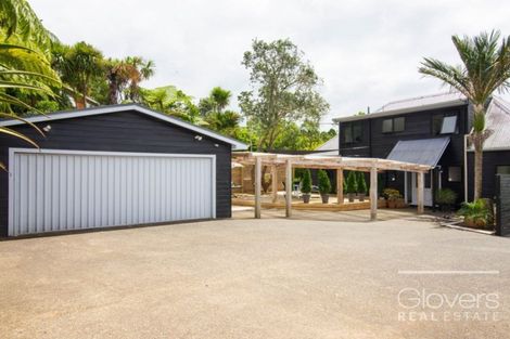 Photo of property in 22 Rimu Road, Oratia, Auckland, 0604