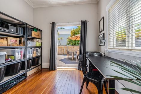 Photo of property in 1/2 Tennyson Street, Northcote Point, Auckland, 0627