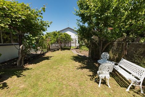 Photo of property in 28 Church Street, Waipawa, 4210