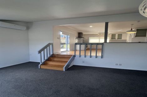 Photo of property in 28 Goodwood Drive, Goodwood Heights, Auckland, 2105