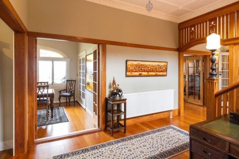 Photo of property in 8 Cobden Road, Bluff Hill, Napier, 4110