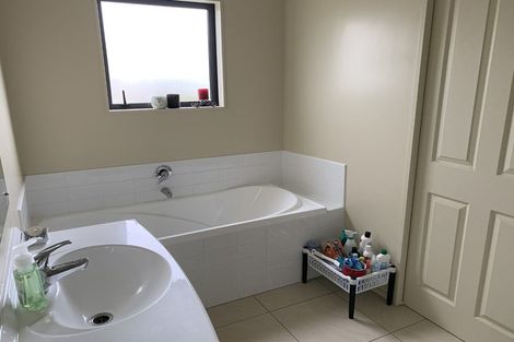 Photo of property in 8 Fiordland Place, Aotea, Porirua, 5024