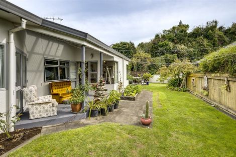 Photo of property in 135 Milton Road, Bluff Hill, Napier, 4110