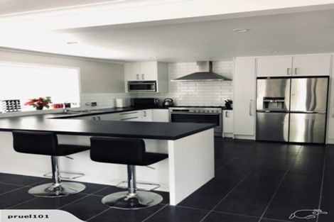 Photo of property in 6 Canberra Place, Redwood, Christchurch, 8051