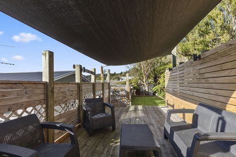 Photo of property in 2 Mcmanaway Grove, Stokes Valley, Lower Hutt, 5019