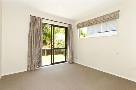 Photo of property in 13 Keating Rise, Northcross, Auckland, 0632