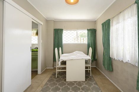 Photo of property in 2/81 West Coast Road, Glen Eden, Auckland, 0602