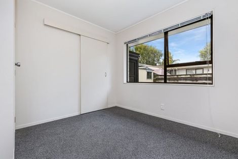 Photo of property in 2/11 Beaumaris Way, Conifer Grove, Takanini, 2112