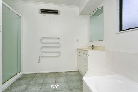 Photo of property in 26 Lorikeet Place, Unsworth Heights, Auckland, 0632