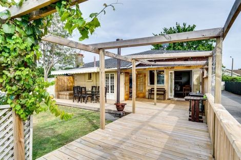 Photo of property in 15 Shamrock Street, Napier South, Napier, 4110