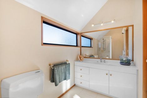 Photo of property in 2/433 Memorial Avenue, Burnside, Christchurch, 8053
