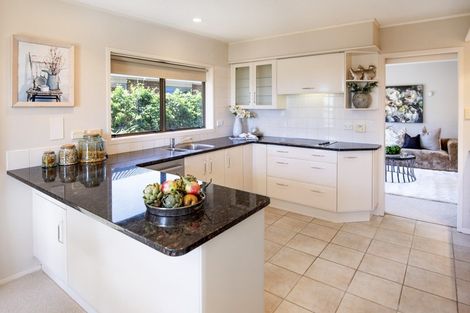 Photo of property in 5 Falstaff Place, Half Moon Bay, Auckland, 2012