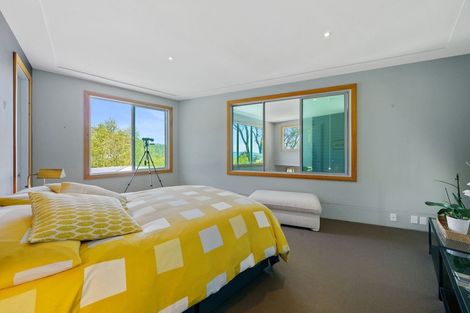 Photo of property in 19 Dillon Street, Lowry Bay, Lower Hutt, 5013