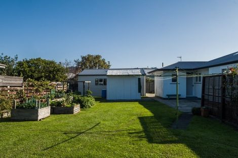 Photo of property in 45 De Lautour Road, Inner Kaiti, Gisborne, 4010