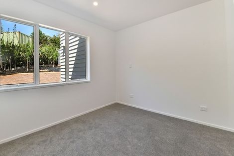 Photo of property in 299 Whangaparaoa Road, Red Beach, 0932