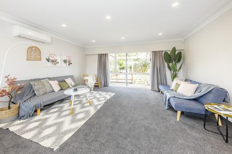 Photo of property in 6 Brouder Place, Hillpark, Auckland, 2102