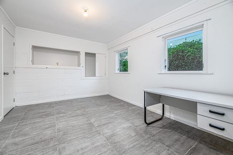Photo of property in 2/7 Dakota Avenue, Beach Haven, Auckland, 0626