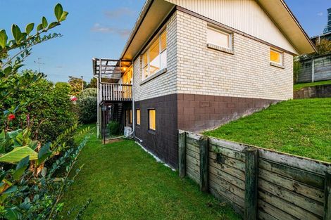 Photo of property in 2/7 Dakota Avenue, Beach Haven, Auckland, 0626