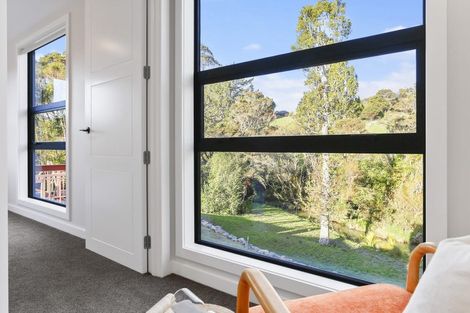 Photo of property in 9 Kaihuia Lane, Oratia, Auckland, 0604