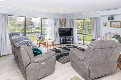 Photo of property in 115 Oakridge Grove, Flagstaff, Hamilton, 3210