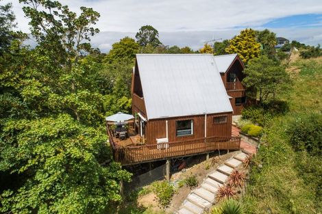 Photo of property in 43 Springdale Grove, Fitzherbert, Palmerston North, 4410