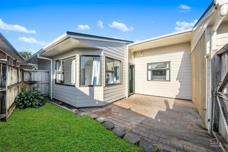 Photo of property in 70 Sturges Road, Henderson, Auckland, 0612