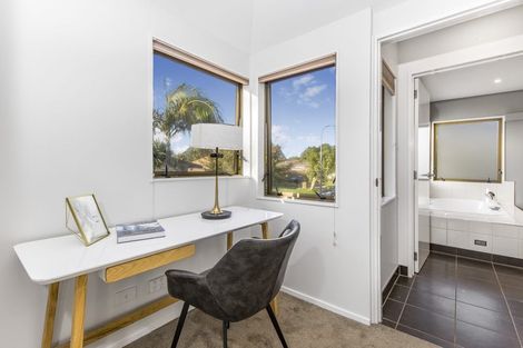 Photo of property in 13 Reynard Terrace, Conifer Grove, Takanini, 2112