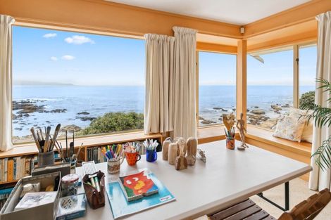 Photo of property in 140 The Esplanade, Houghton Bay, Wellington, 6023