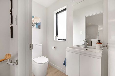 Photo of property in 12 Parenga Lane, Kumeu, 0810