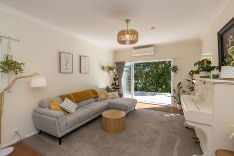 Photo of property in 11 Tiromoana Road, Raumati South, Paraparaumu, 5032