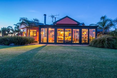 Photo of property in 1542 Ngunguru Road, Ngunguru, Whangarei, 0173
