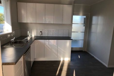 Photo of property in 44 Gossamer Drive, Pakuranga Heights, Auckland, 2010