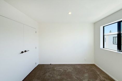 Photo of property in 2/7 Peverill Crescent, Papatoetoe, Auckland, 2025