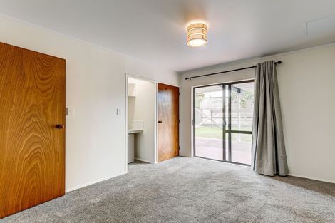 Photo of property in 2/13 Mana Esplanade, Paremata, Porirua, 5026