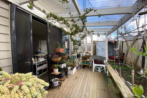 Photo of property in 39 Casuarina Road, Half Moon Bay, Auckland, 2012