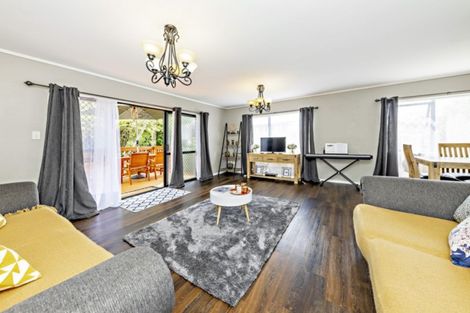 Photo of property in 2/19 Mountfort Street, Manurewa, Auckland, 2102