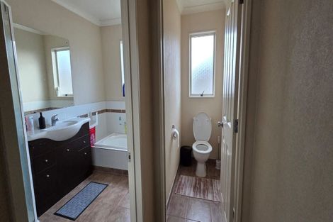 Photo of property in 135 Cyril French Drive, Flat Bush, Auckland, 2016